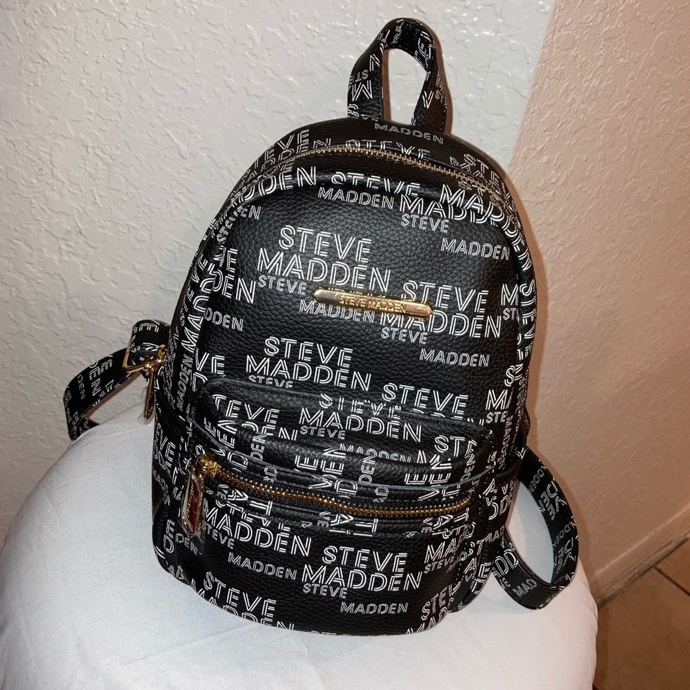 SOLD: Steve Madden mini book bag purse